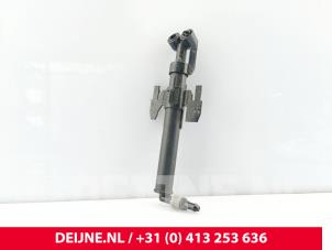 Gebruikte Koplamp Sproeier Volvo XC90 II 2.0 B5 Mild Hybrid Geartronic 16V AWD Prijs € 20,00 Margeregeling aangeboden door van Deijne Onderdelen Uden B.V.