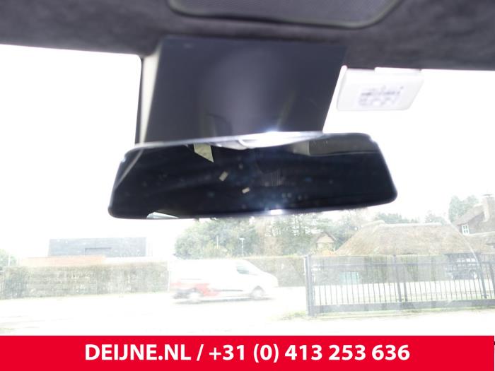 Tesla Model S Innenspiegel O290989