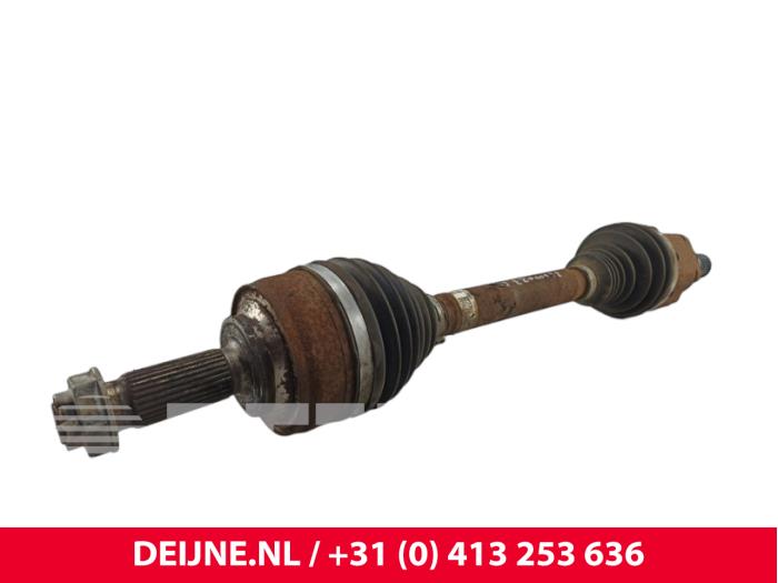 Mercedes eVito Aandrijfas links-voor O291174