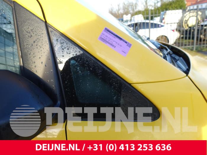 Mercedes eVito Driehoeks Ruit rechts-voor O291190