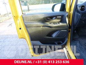 Mercedes eVito Tür 2-türig links O291207 foto 2
