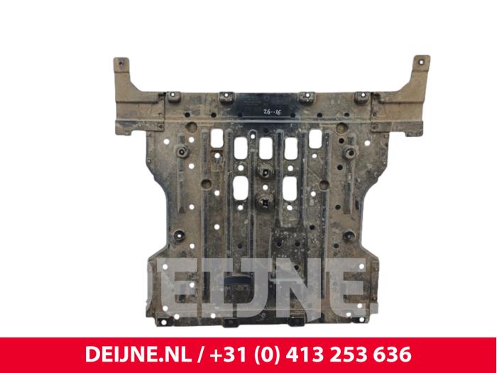 Gebruikte Bodem beschermplaat BYD Dolphin 60,4 kWh Prijs € 48,40 Inclusief btw aangeboden door van Deijne Onderdelen Uden B.V.