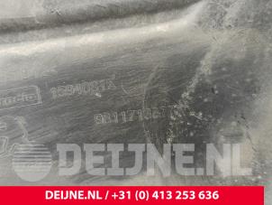 Opel Vivaro Afdekplaat mistlamp rechts O291363 foto 3