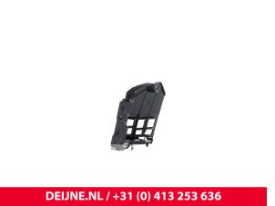 Volvo XC40 Bumpersteun rechts-voor O9990002489 foto 3