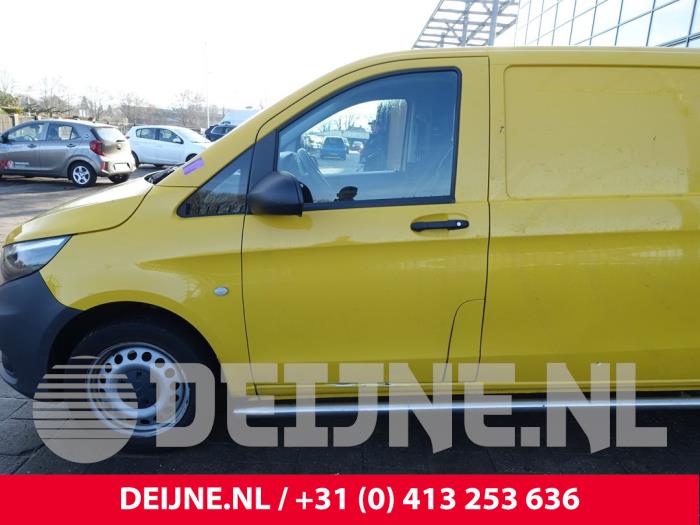 Mercedes eVito Tür 2-türig links O291405
