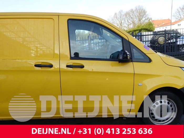 Mercedes eVito Tür 2-türig rechts O291406