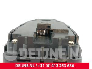 Mercedes eVito Electric window switch O291472 photo 3