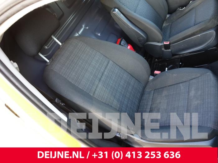 Mercedes eVito Stoel rechts O291501