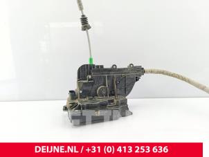 Mercedes eVito Door lock mechanism 2-door, right O291517 photo 2