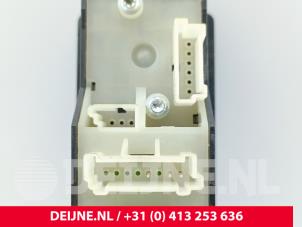 Volkswagen Crafter Electric window switch O291604 photo 2