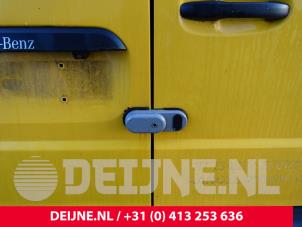 Mercedes eVito Minibus/van rear door O291627 photo 3