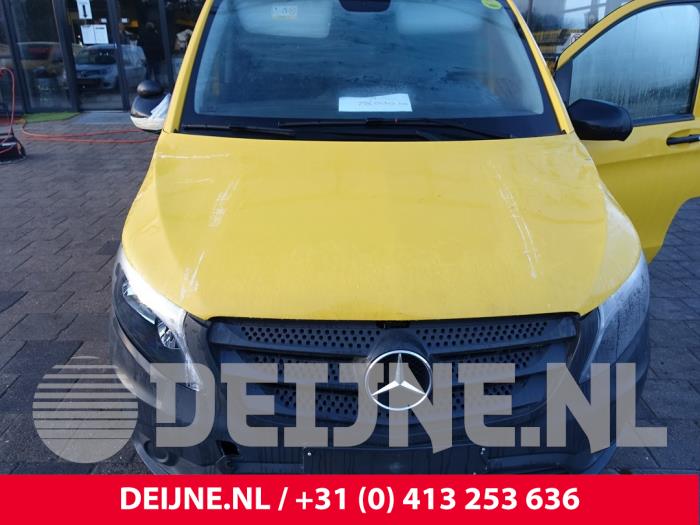 Mercedes eVito Motorhaube O291655