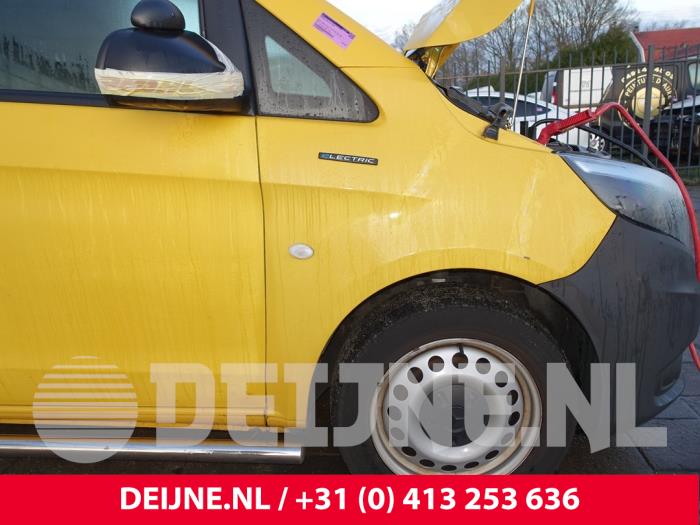 Mercedes eVito Kotflügel rechts vorne O291667