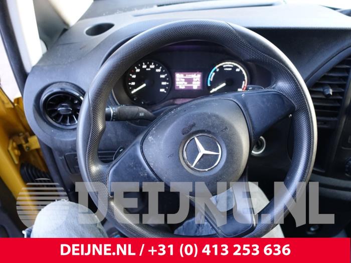 Mercedes eVito Lenkrad O291675