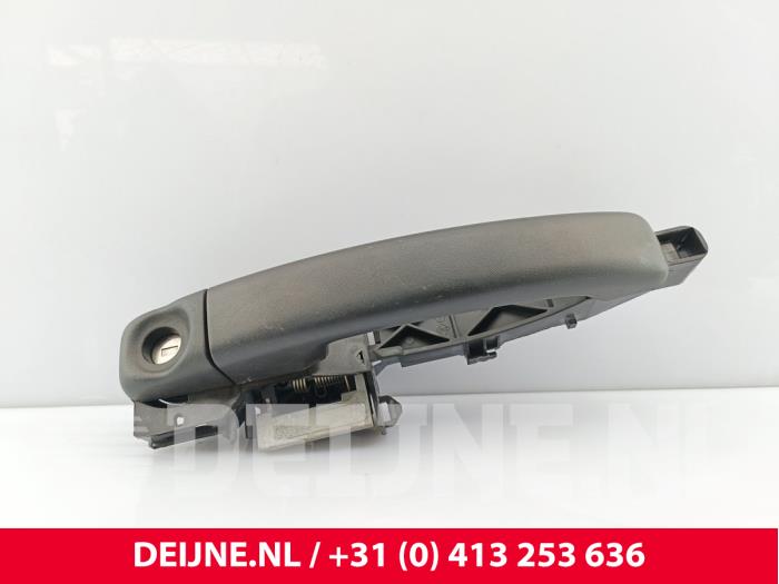 Nissan Interstar Türgriff 2-türig links O291685