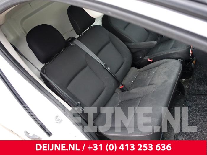 Renault Trafic Bank rechts vorne O291736