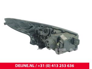 Renault Trafic Headlight, left O291755 photo 2