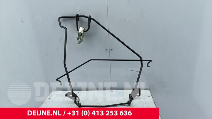 Nissan Townstar Ophangmechaniek reservewiel O291968
