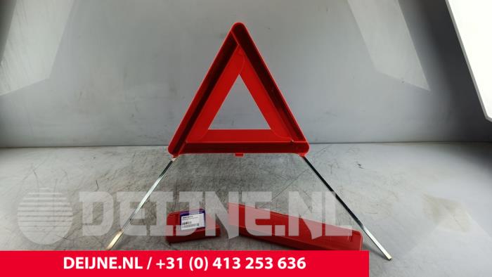 Volvo XC70 Warndreieck O292023