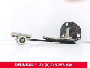 Mercedes eVito Schiebetürrolle rechts O291820 foto 2