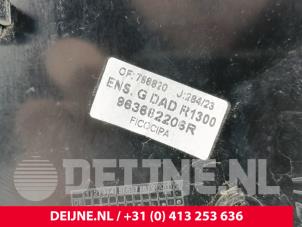 Nissan Interstar Spiegelglas links O292110 foto 3