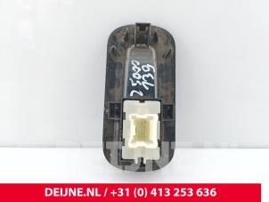 Nissan Interstar Electric window switch O292122 photo 2