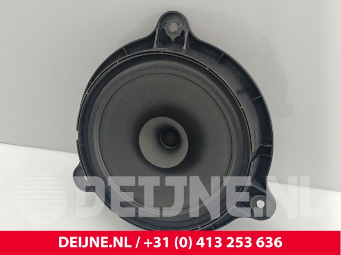 Nissan Interstar Lautsprecher O292003