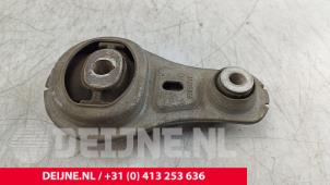 Renault Trafic Engine mount O291915 photo 3