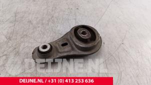 Renault Trafic Engine mount O291915 photo 2