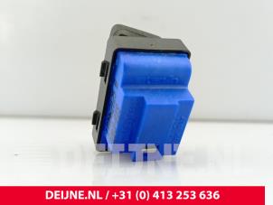 Volkswagen Caddy Central locking switch O292154 photo 2