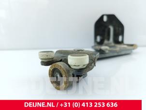 Mercedes eVito Sliding door roller, right O292247 photo 2
