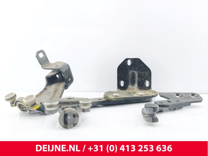 Mercedes eVito Sliding door roller, right O292255