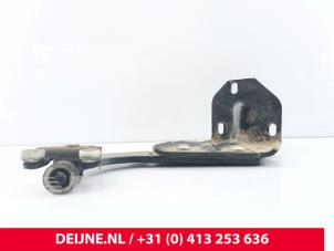 Mercedes eVito Schuifdeurrol rechts O292256 foto 2