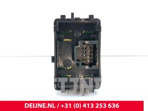 Renault Master ESP Schalter O292396 foto 2