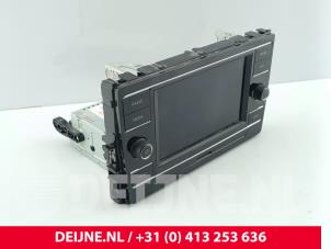 Volkswagen Transporter Display Multi Media regelunit O292478 foto 2