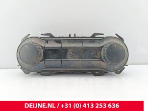 Gebruikte Chaufage Bedieningspaneel Mercedes Vito (447.6) 2.2 114 CDI 16V Prijs € 163,35 Inclusief btw aangeboden door van Deijne Onderdelen Uden B.V.