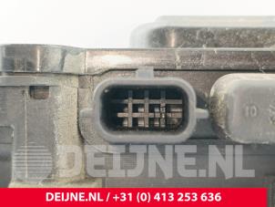 Nissan NV300 Spanningsregelaar O292572 foto 3