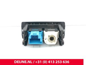 Mercedes Vito AUX/USB aansluiting O292693 foto 2