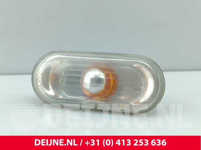 Volkswagen Amarok Indicator lens, front left O292746