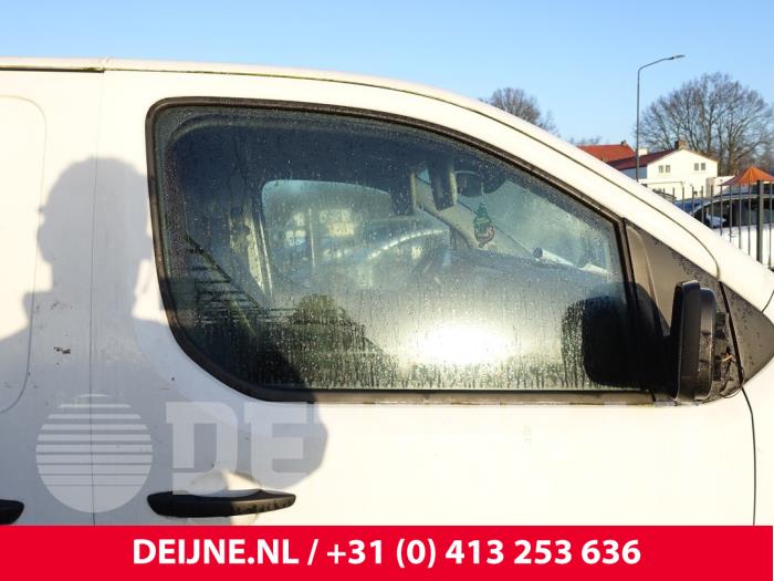 Opel Vivaro Türscheibe 2-türig rechts O292819