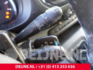Opel Vivaro Steering column stalk O292842 photo 2