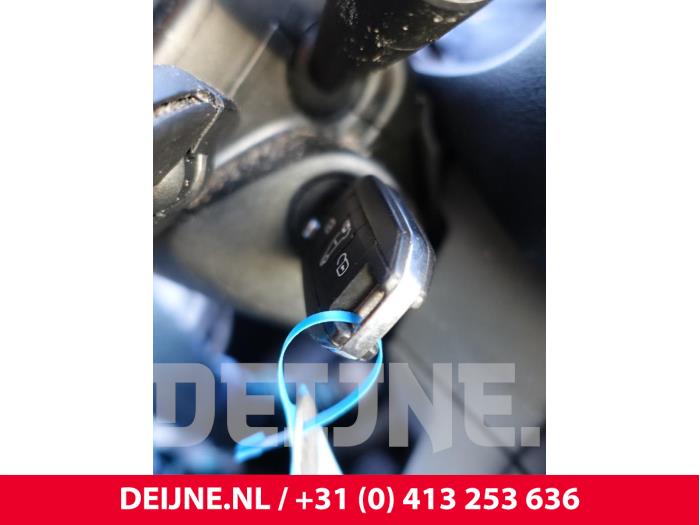 Opel Vivaro Zündschloss+Schlüssel O292853