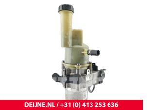 Opel Vivaro Power steering pump O292873 photo 2