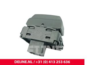 Opel Vivaro ESP switch O292900 photo 2