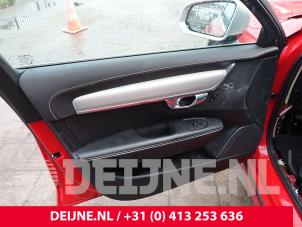 Volvo V90 Portier 4Deurs links-voor O293081 foto 2