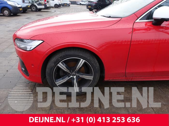 Volvo V90 Kotflügel links vorne O293089