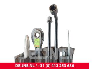 Mercedes eVito Wagenheber Set+ Reserverad O293126 foto 2