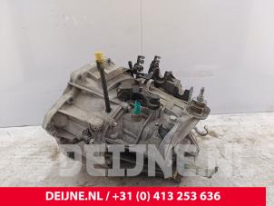 Opel Vivaro Versnellingsbak O293135 foto 3