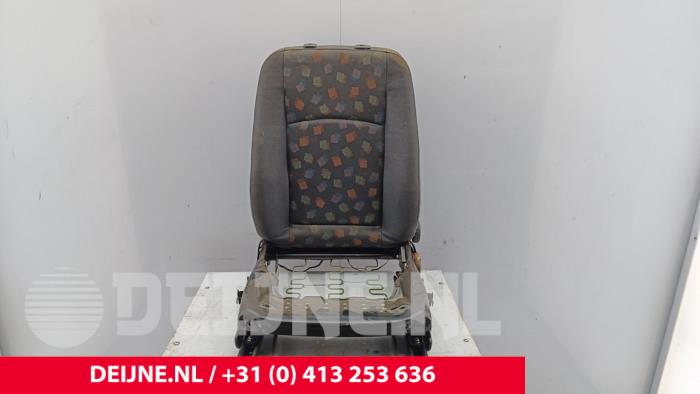 Mercedes Vito Stoel links O293140