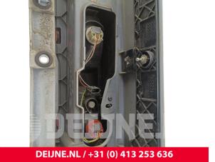 Opel Vivaro Achterlicht links O293160 foto 3